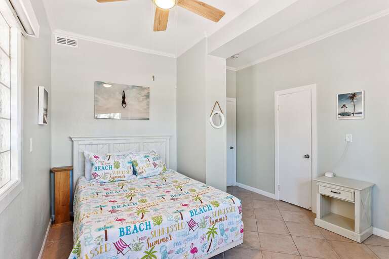 Guest bedroom entails a Queen size bed and flat screen TV! (Ground Floor)