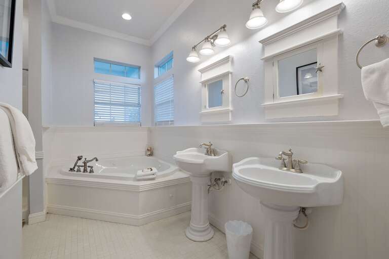 Master Bathroom features double sinks and over soaking tub!