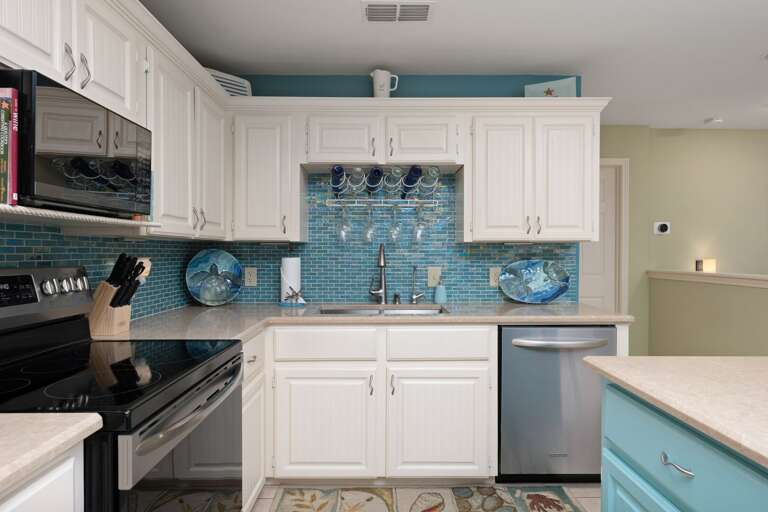 Fully equipped kitchen to prepare your home cooked meals! Fully equipped kitchen to prepare your home cooked meals!