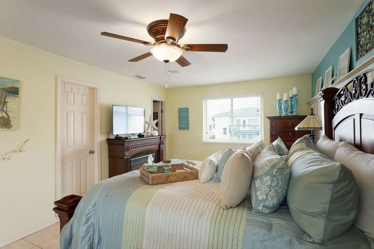 Master Bedroom Master Bedroom