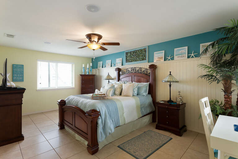 Master Bedroom located on the 2nd Floor Master Bedroom located on the 2nd Floor