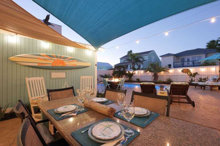 Poolside seating available!