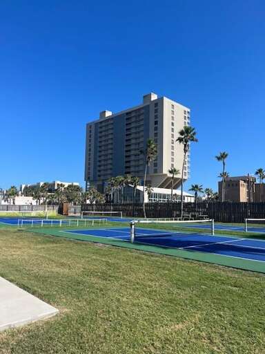 New public pickleball courts installed by the city of South Padre! Open to everyone!