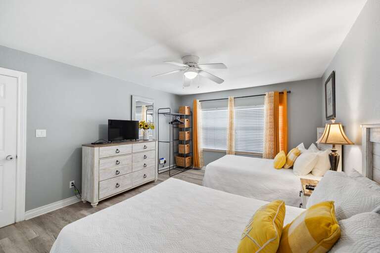 1st Floor Guest Bedroom