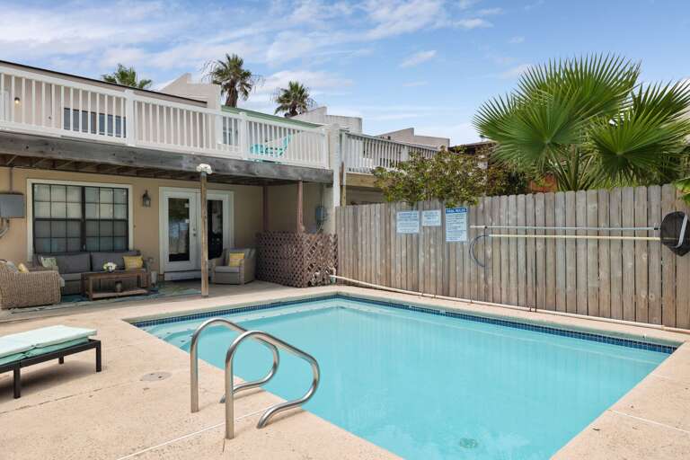 Beautiful sparkling pool to enjoy to soak up the island sun! Beautiful sparkling pool to enjoy to soak up the island sun!