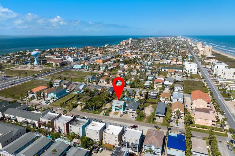 Aerial view of Retama Retreat and the Gulf of Mexico!