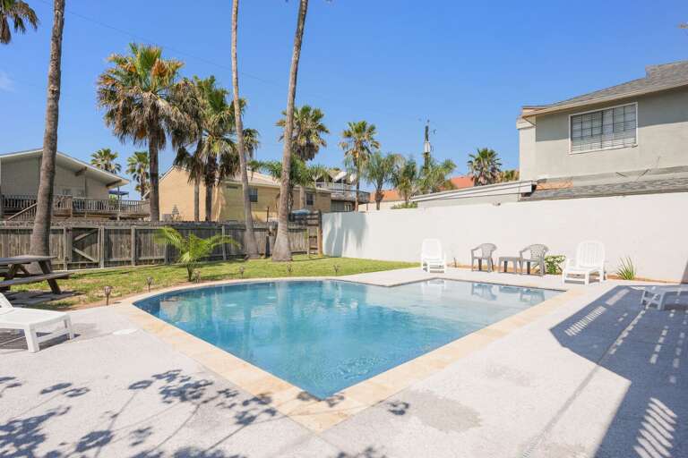 Newly built (2023) private pool with a shallow basking area!