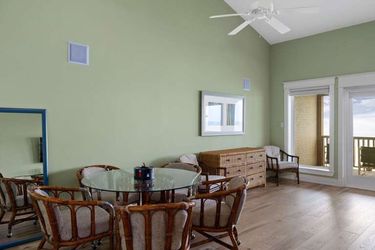 Bonus living area with TV, wet bar, and plenty of seating on the 3rd floor.