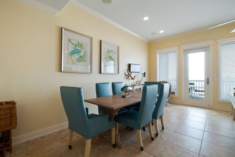 Ground Level Dining Area comfortably sits 6 guests