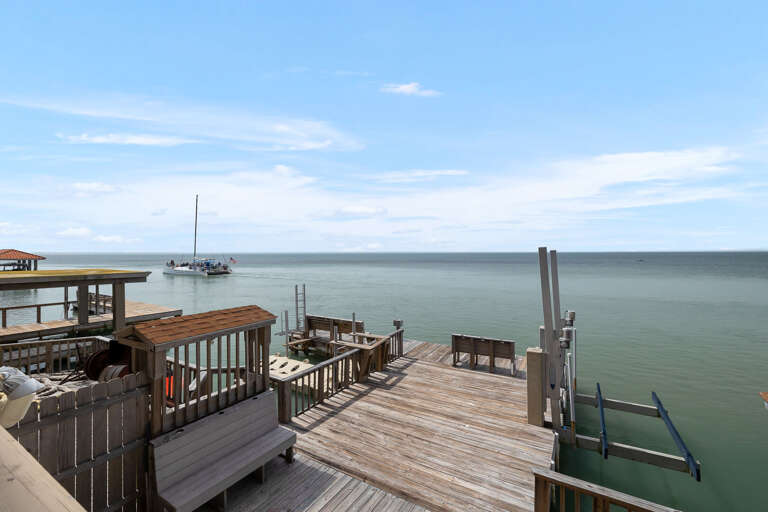 Private Dock Area!