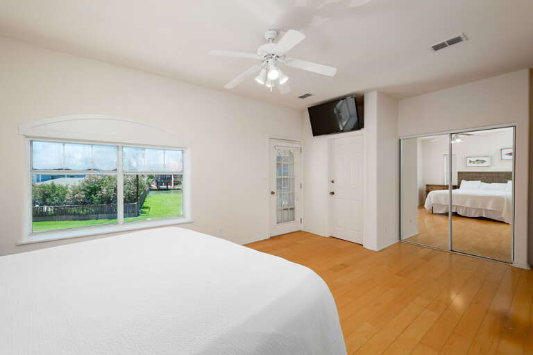 Master Bedroom features a King Bed