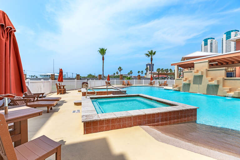 Heated Pool and Hot tubs!