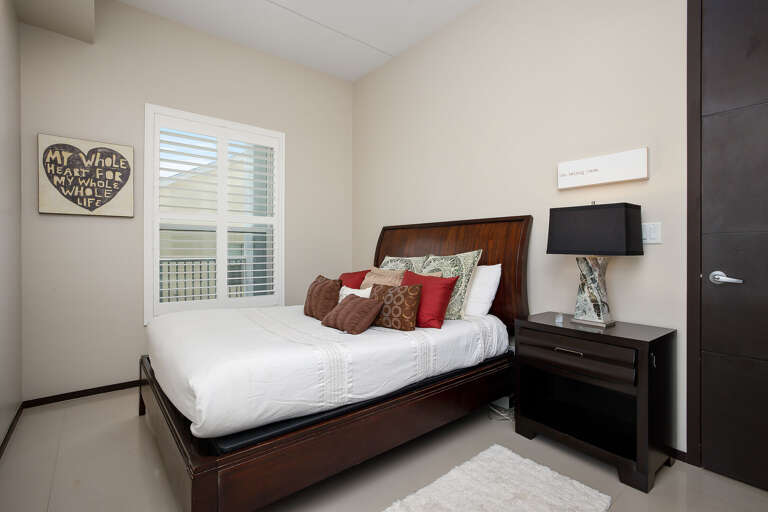 Guest bedroom with a Queen Bed