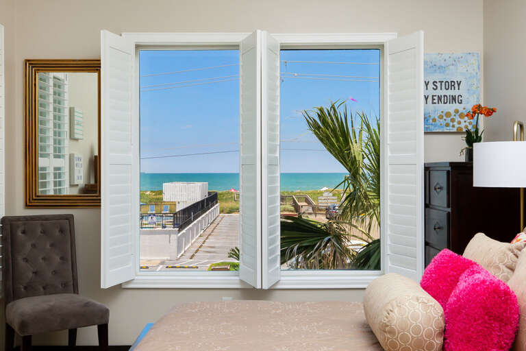 Oceanview directly form the master bedroom!