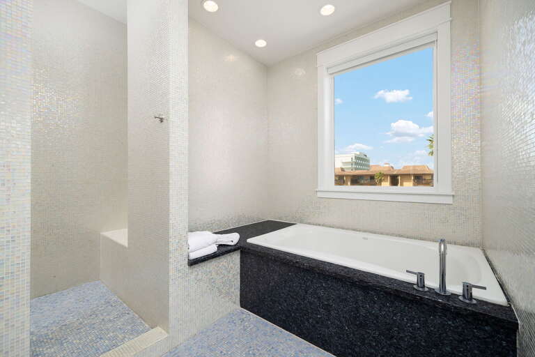 Elegant Master Bathroom with walk in shower and oversoaking tub!
