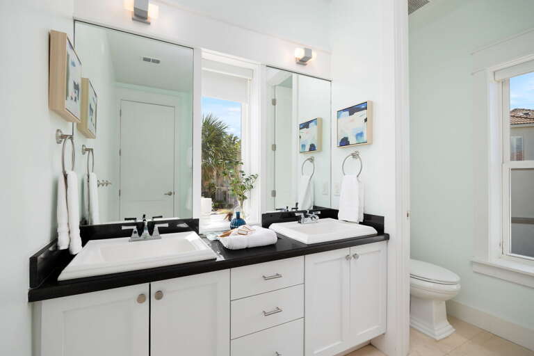 Ensuite Guest Bathroom with the 4th Guest Bedroom