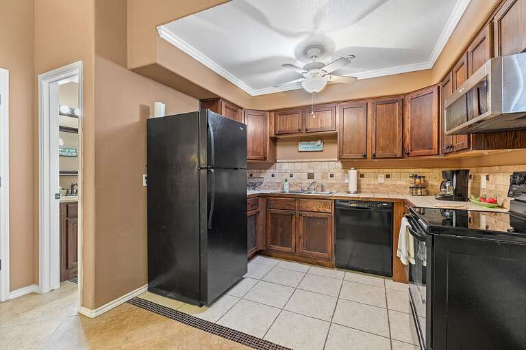 Ground-floor Mother-in-law suite with full kitchen