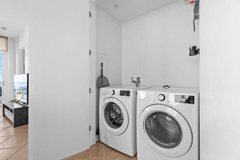 Washer and Dryer included!