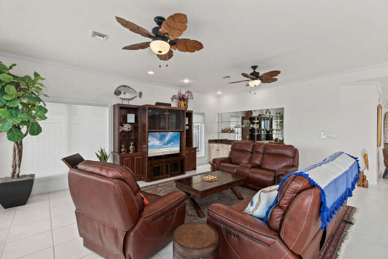 1st Floor Living Area