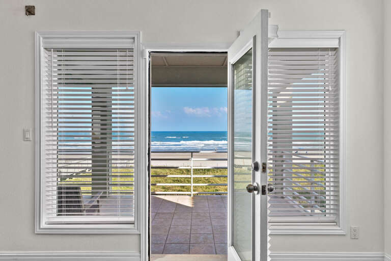 Guest Bedroom Balcony towards the Beach!