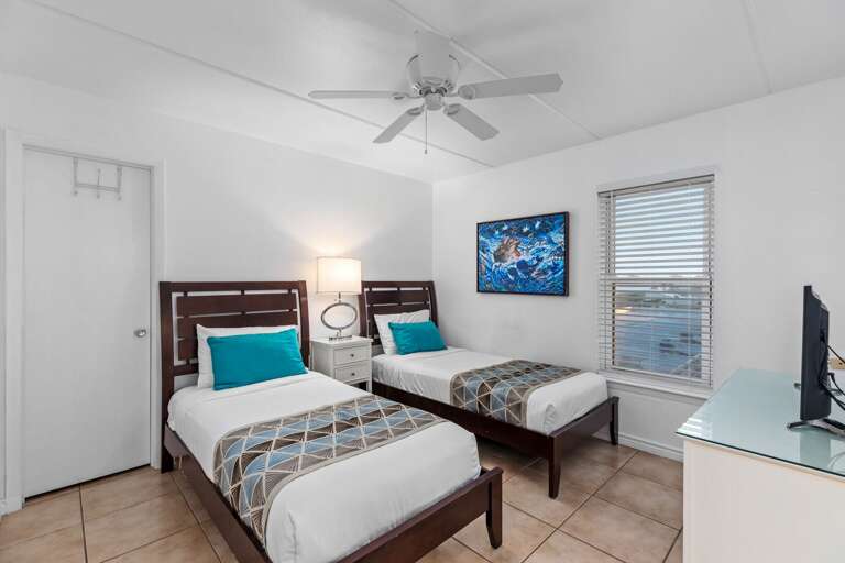 3rd Bedroom featuring two twin beds