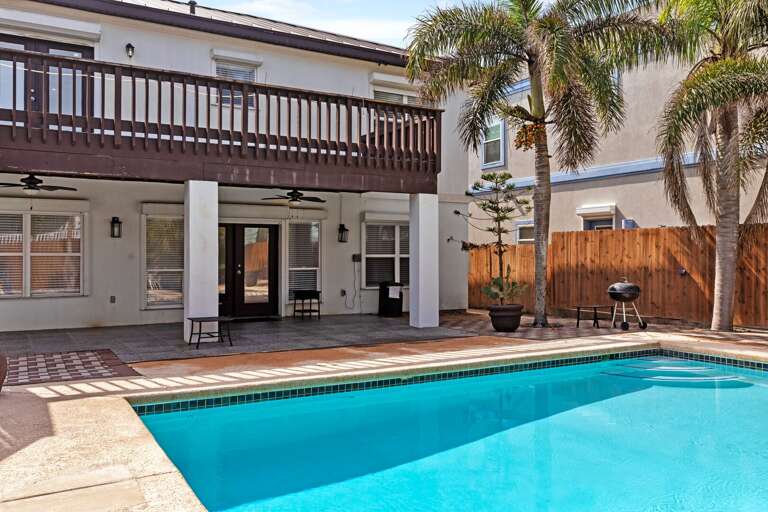 Large Sparkling private pool!