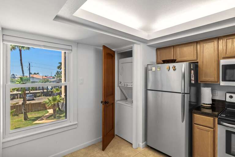 Washer and Dryer included!