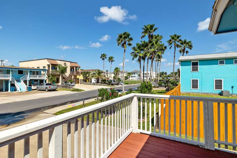 Polaris Street leads to Wanna Wannas Beach Bar and Beach Access!