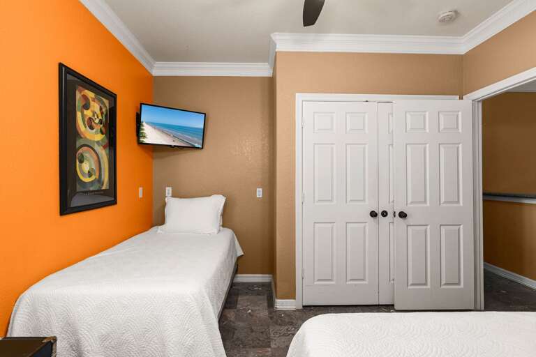 You'll have flexible sleeping space here, perfect for guests or kids to settle in and feel right at home.