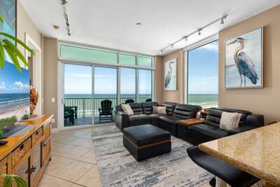 Welcome to Sapphire #1709 - your private escape with sweeping views of the Gulf from the 17th floor