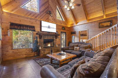 Big Trout Lodge w/ Hot Tub and Game room Loft