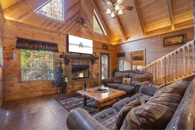 Big Trout Lodge w/ Hot Tub and Game room Loft