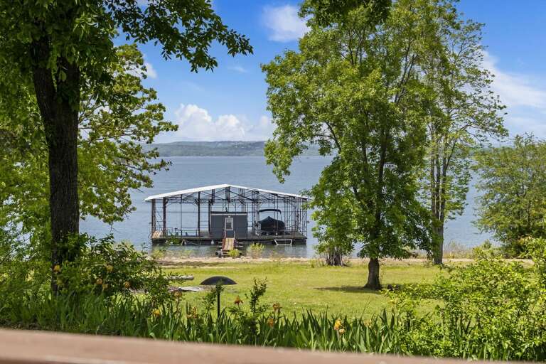 Swimming dock, not for boat use. Swimming dock, not for boat use.