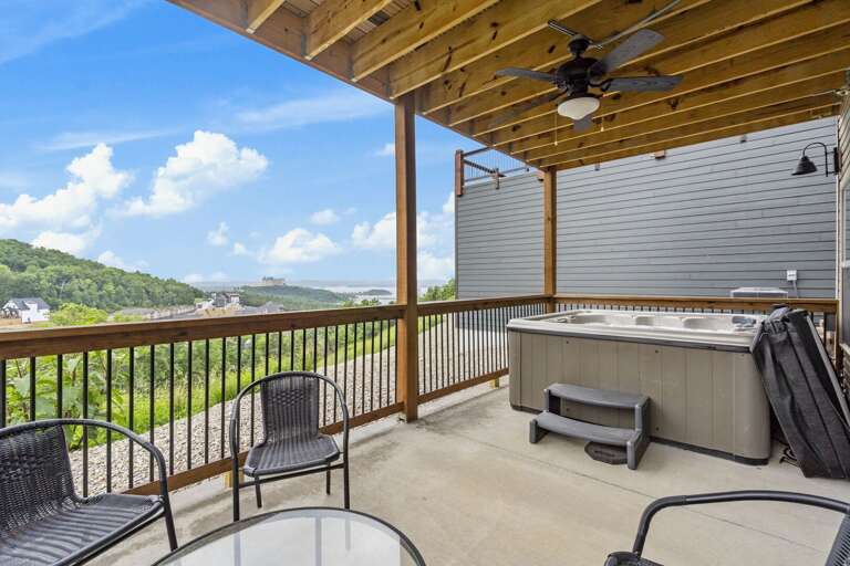 Relax the day away on the deck overlooking Table Rock Lake! Relax the day away on the deck overlooking Table Rock Lake!