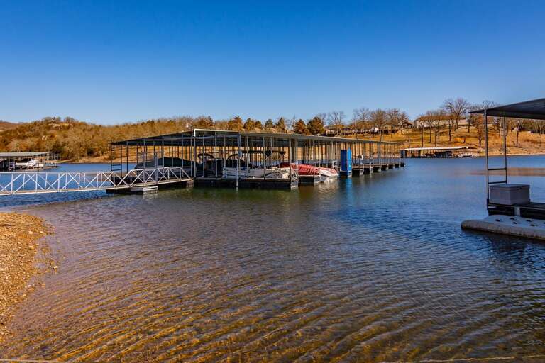 Nice level entry into the water