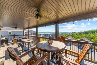 Lakeview Green Lodge at Chateau Cove
