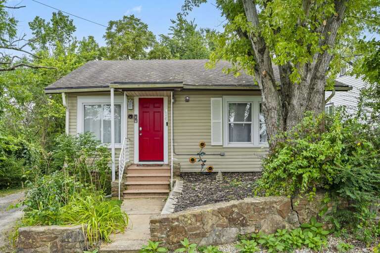 Downtown Branson Bungalow Downtown Branson Bungalow
