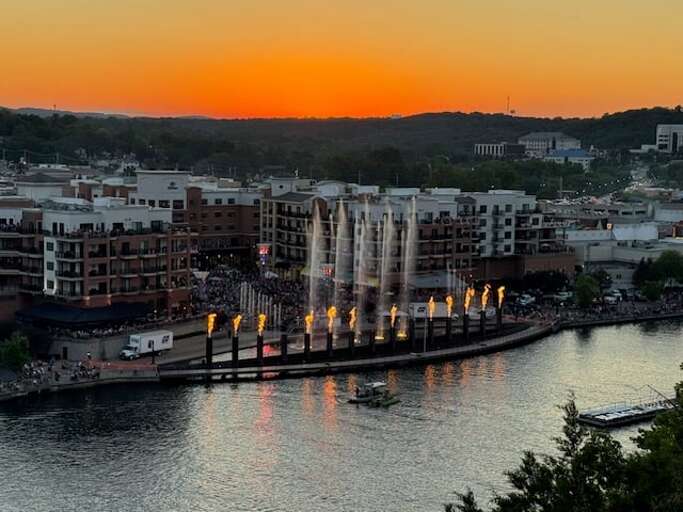 Jenni's House w/Hot tub, Arcade