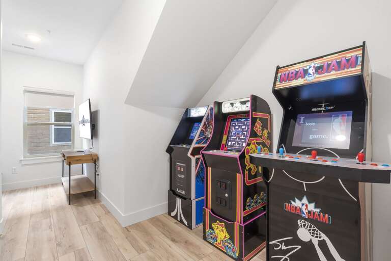 Southern Exposure Kimberling City, MO 9 Bedrooms Sleeps 30