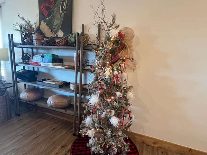 Trimmed Tree, Shelving Stocked, Festive Flair