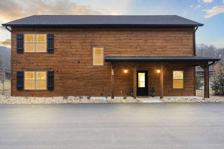 Wooden Vacation Rental Nestled Near Hills