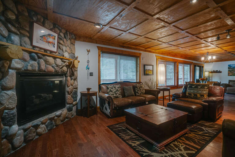 Livingroom with fireplace
