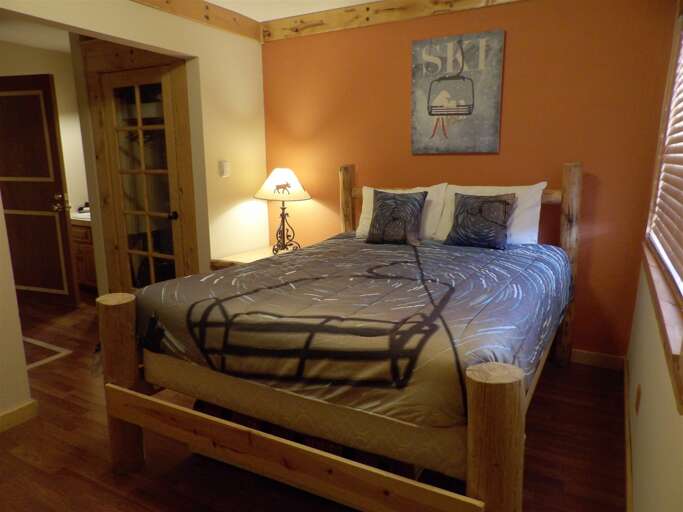 Queen Bed and Closet