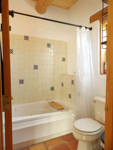 King Bedroom en Suite Bath