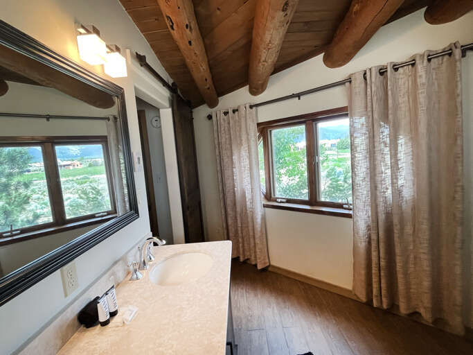 King bedroom ensuite bath double vanity