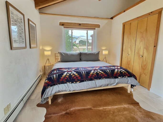 King bed in the king bedroom