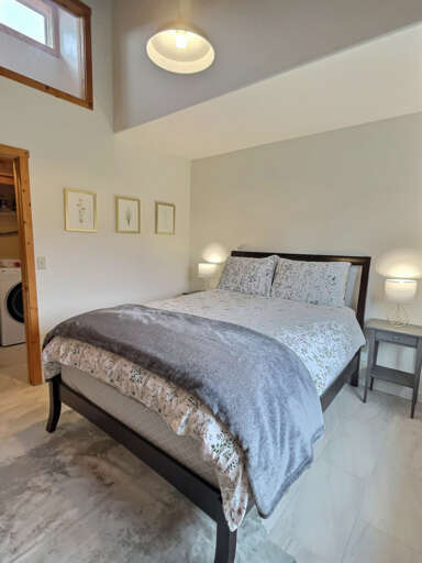 Queen room