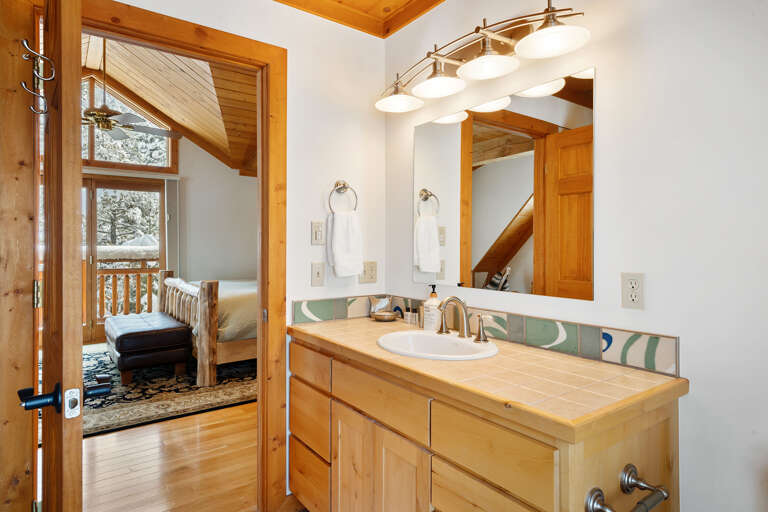 Top floor ensuite bathroom