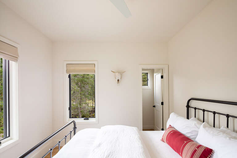 Beautiful queen bedroom