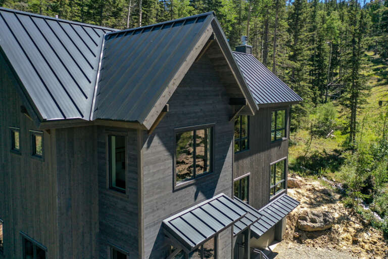 The beautiful setting of this home will charm any mountain loving visitor.